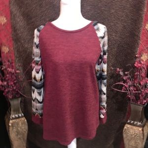 ***NWOT -Vision U.S.A. Burgundy Aztec Top-Sz Large
